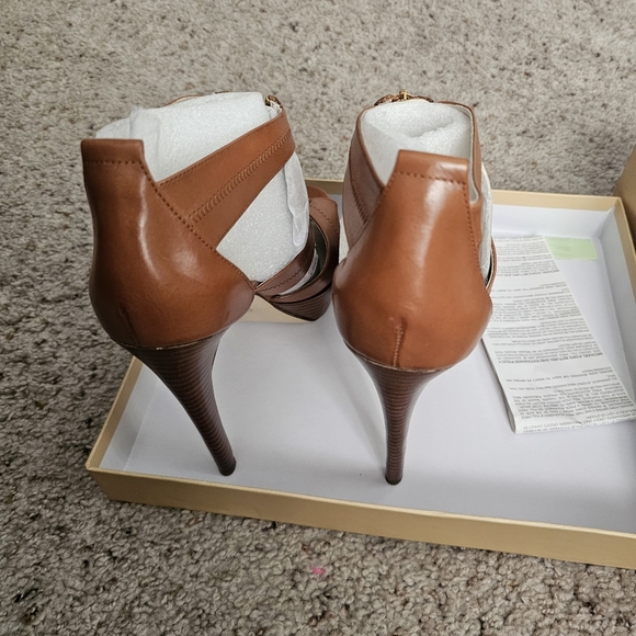 Michael Kors Berkley Platform Brown Platform Heel Sandal - size 10 - Picture 4 of 7